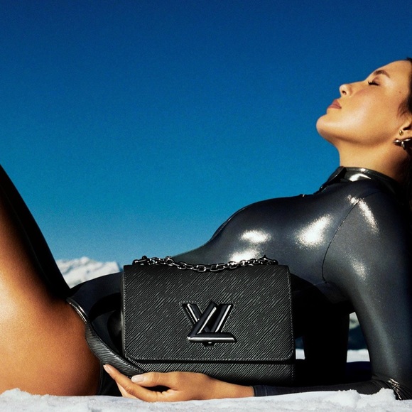 LV twist crossbody purse in black - Picture 3 of 8